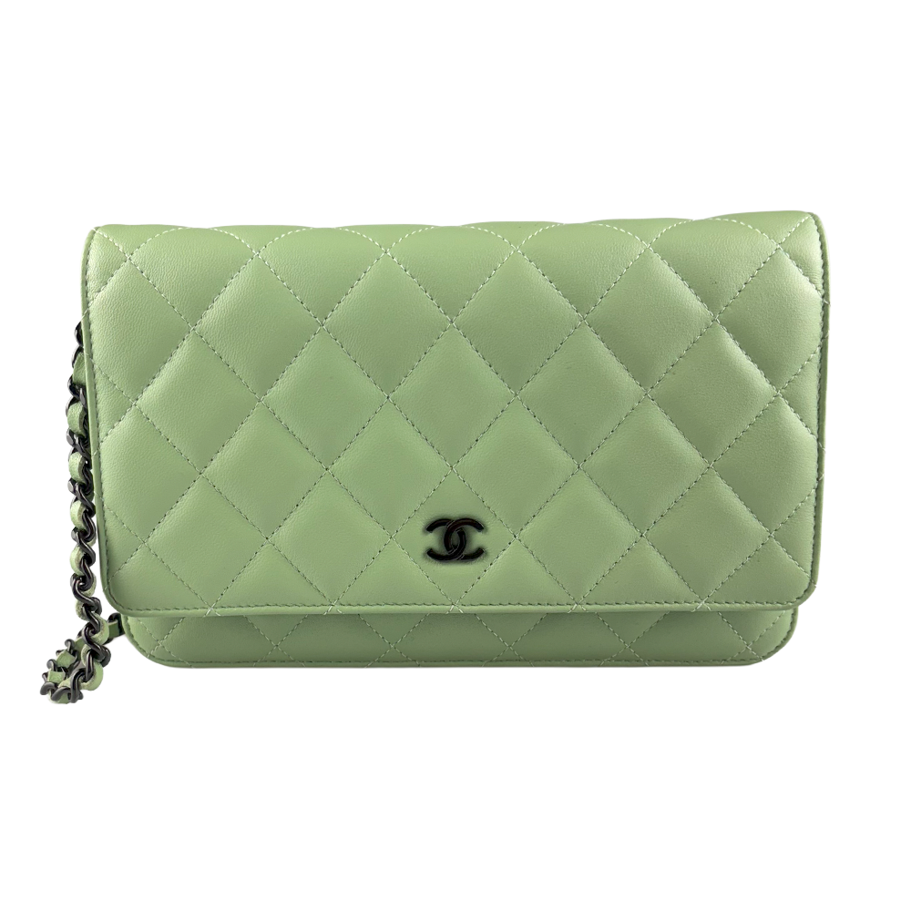 BOCH-000004 1 Lambskin 2024 Classic Wallet on Chain